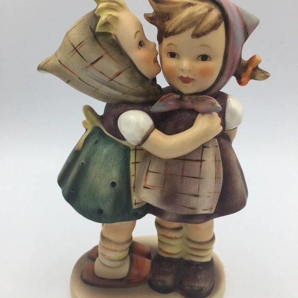 Hummel Goebel Figurine "TELLING HER SECRET" HUM196 /0 TMK4 5" Tall - Picture 1 of 7